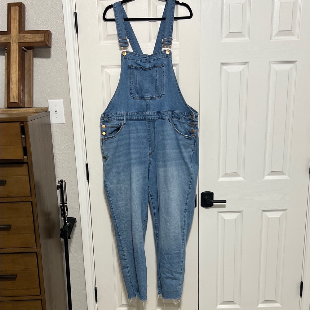Universal Thread Light Blue Denim Overalls